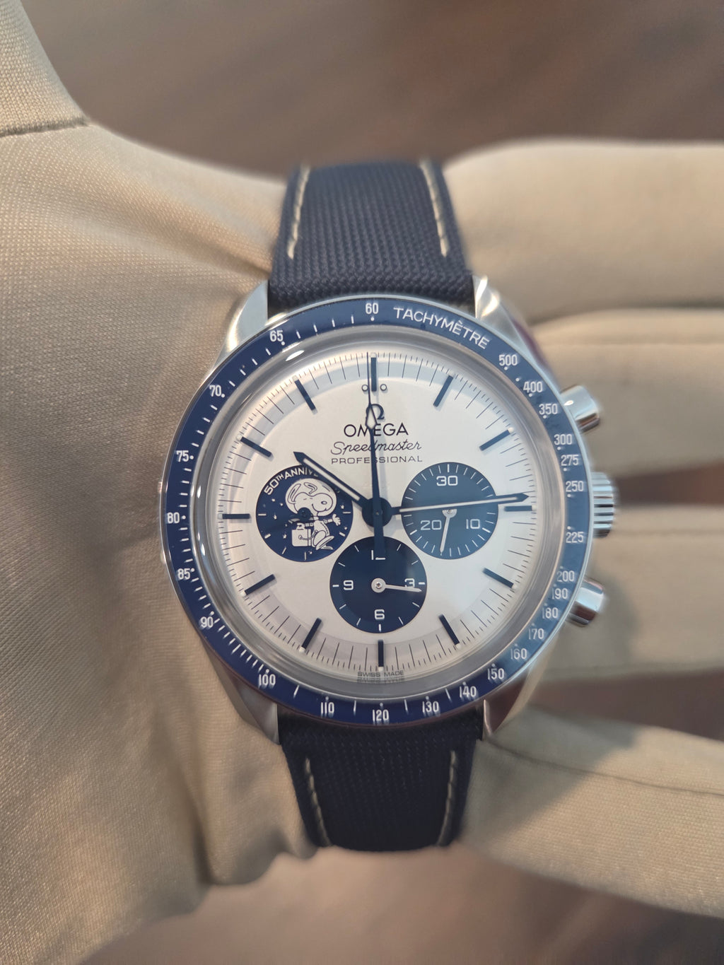 2024 Omega Speedmaster ( Snoopy )
